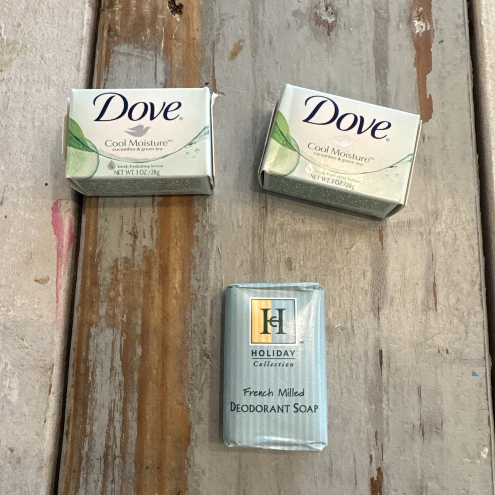 LOT (3) VINTAGE MINI SOAPS (1) HOLIDAY INN AND (2) DOVE COOL MOISTURE UNOPENED